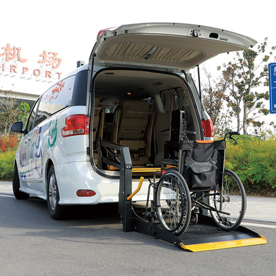 Horizontal folding wheelchair lifting platform