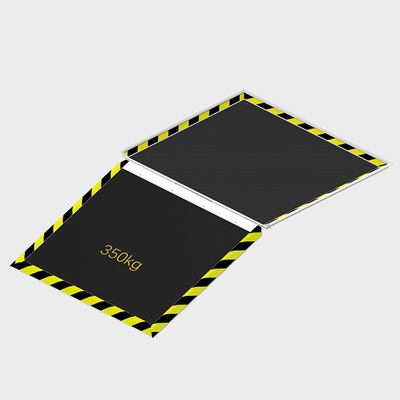 Single-stage manual flip-up ramp